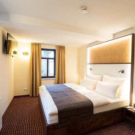Hotel Goldener Hirsch Suhl Exterior foto