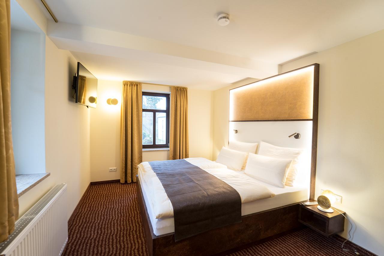 Hotel Goldener Hirsch Suhl Exterior foto